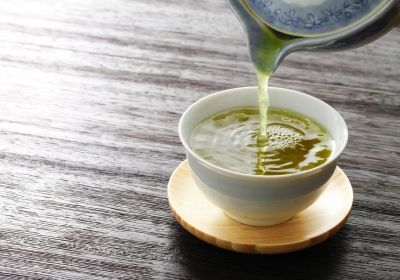 Vì sao người cao tuổi nên uống trà xanh?
